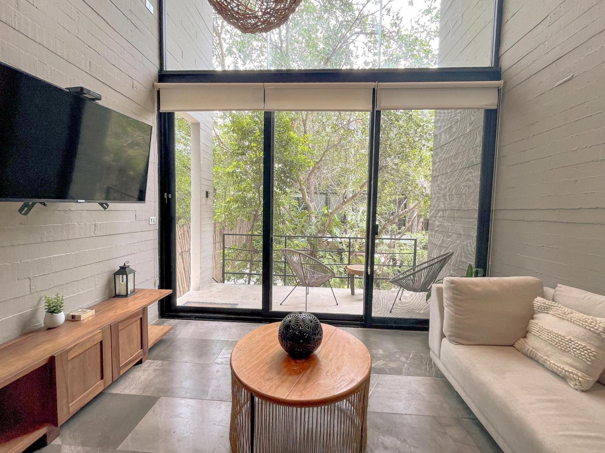Luxury Penthouse Three-stories At Madara Apartment *